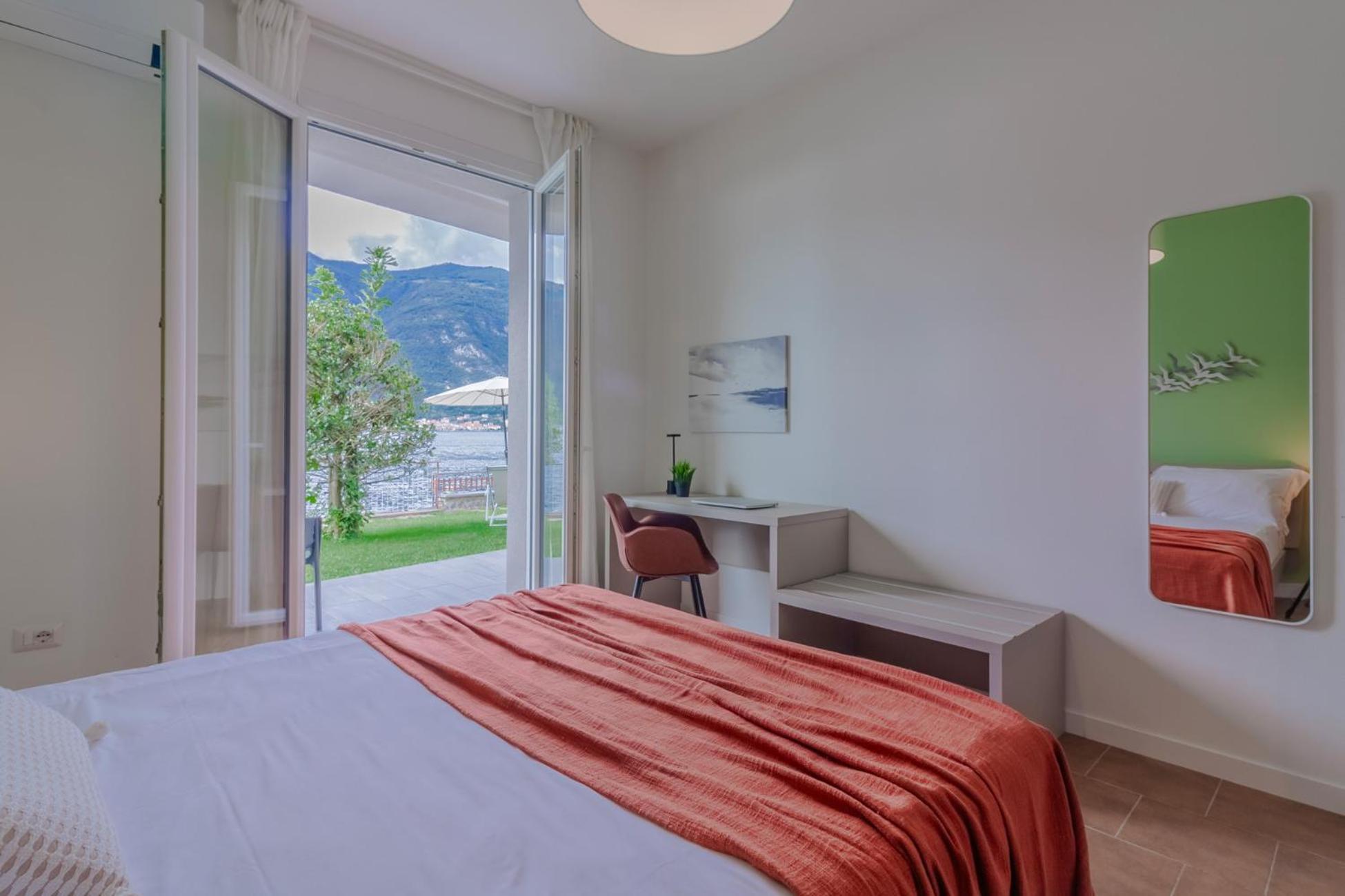 Ninfea Apartments By Wonderful Italy Леццено Екстер'єр фото