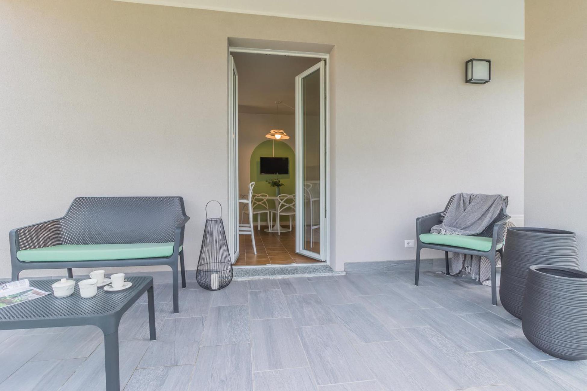 Ninfea Apartments By Wonderful Italy Леццено Екстер'єр фото