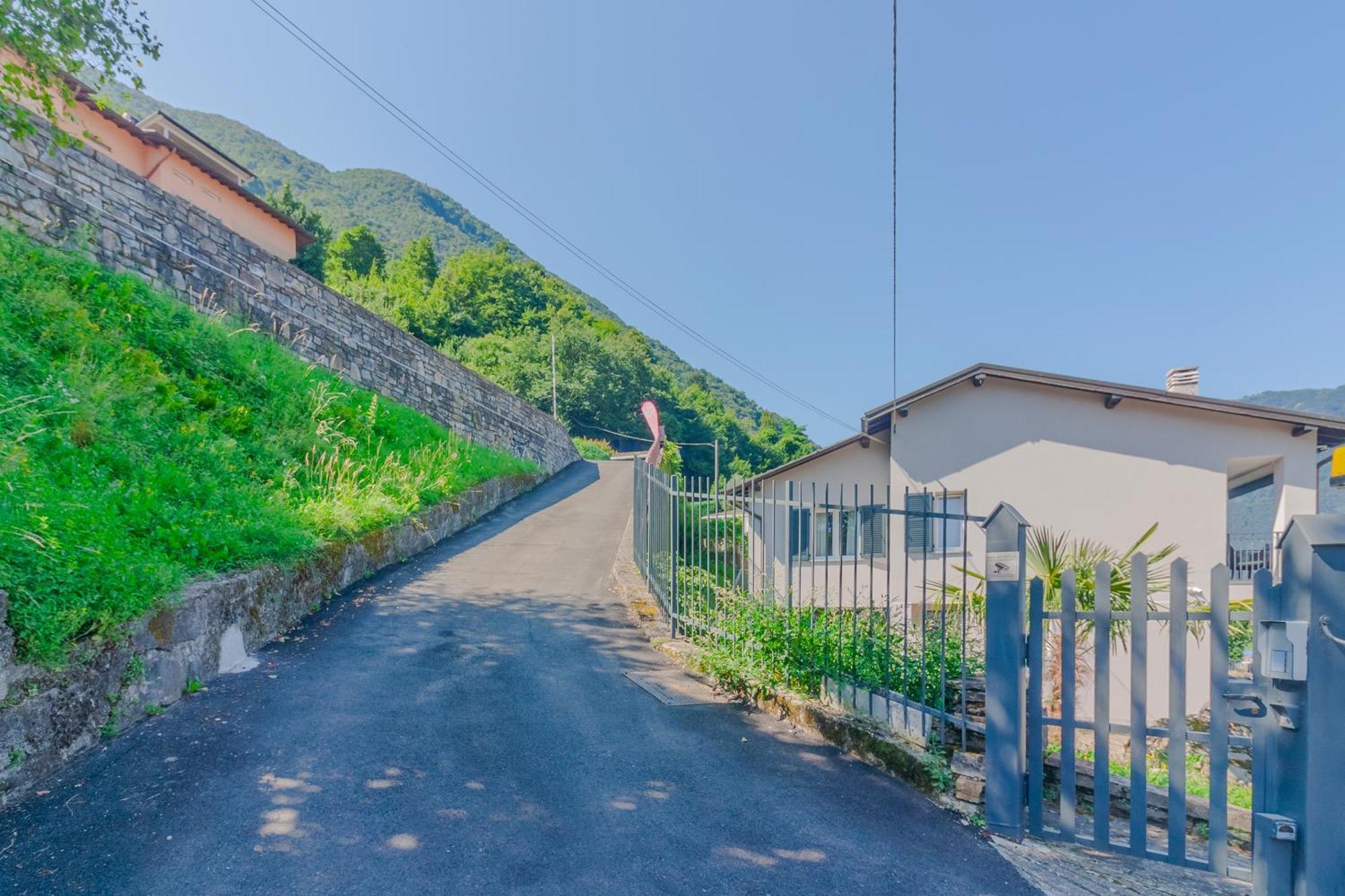 Ninfea Apartments By Wonderful Italy Леццено Екстер'єр фото