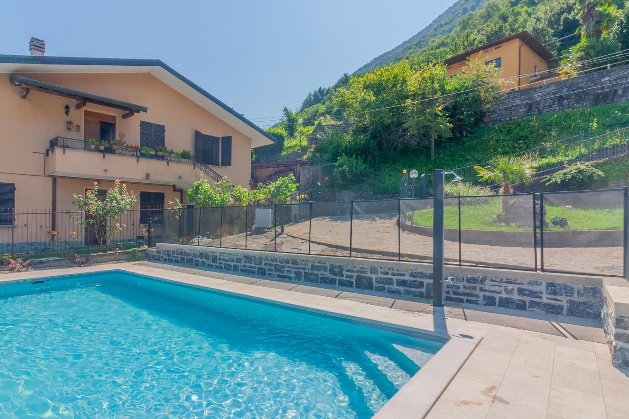 Ninfea Apartments By Wonderful Italy Леццено Екстер'єр фото